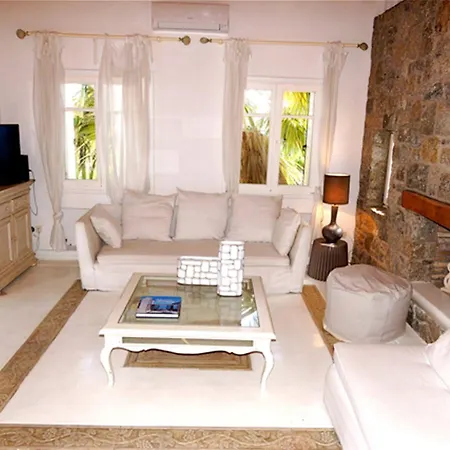The One Mykonos 4* Agios Ioannis Diakoftis